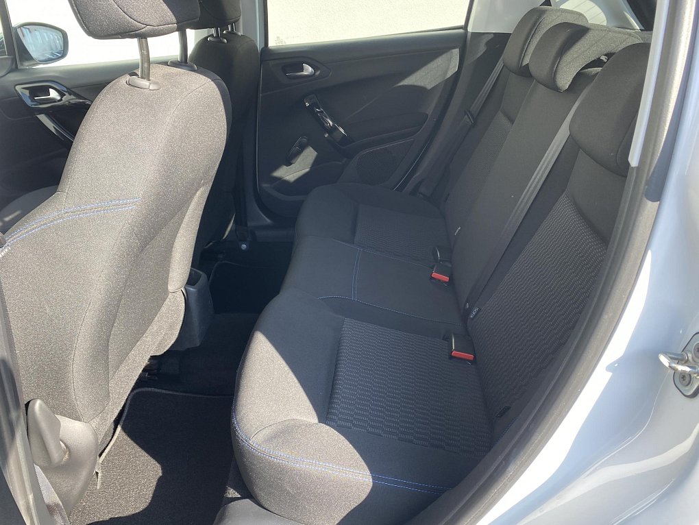 Peugeot 208 1.2PT Style