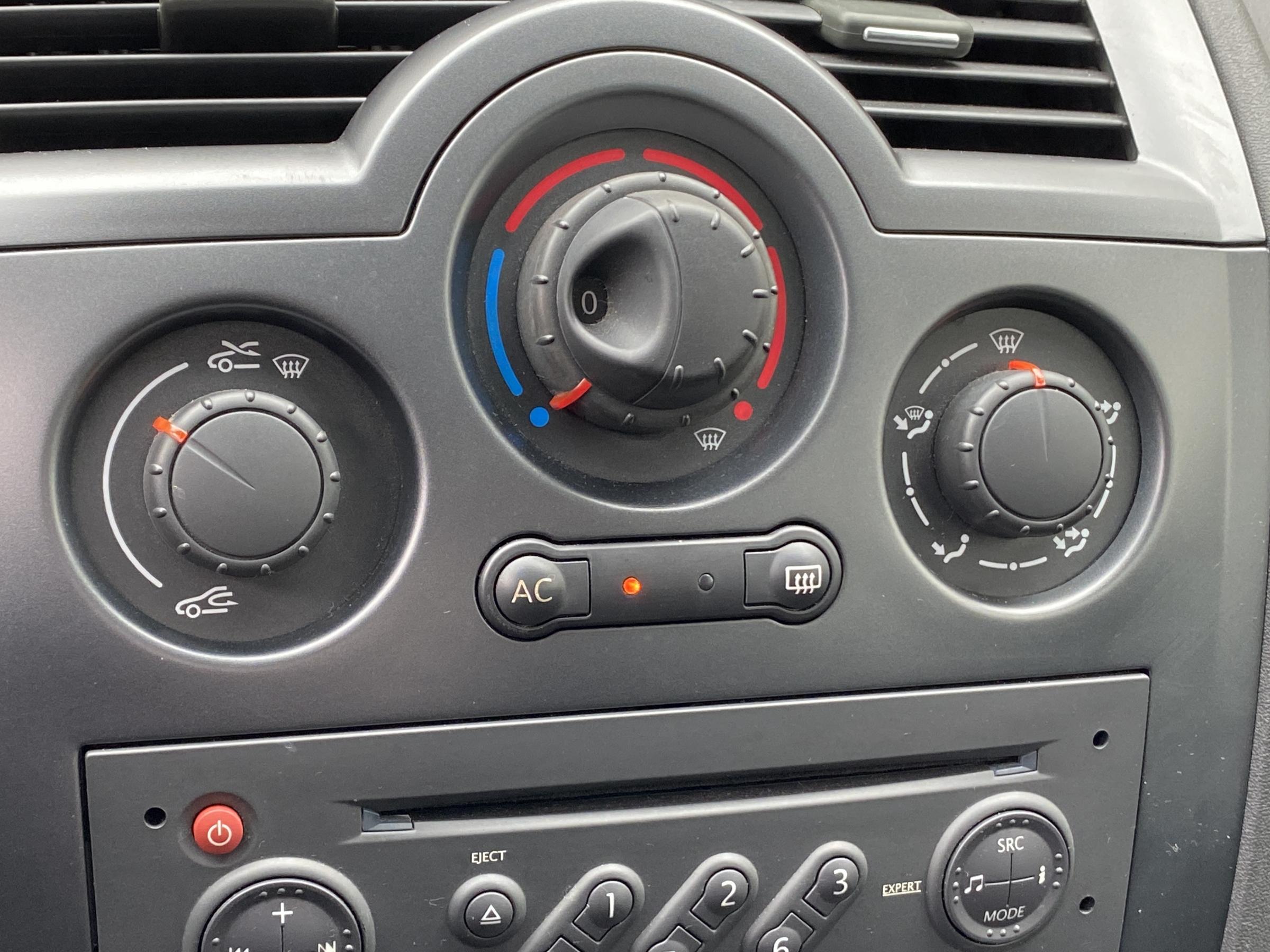 Renault Mégane, 2008 - pohled č. 14