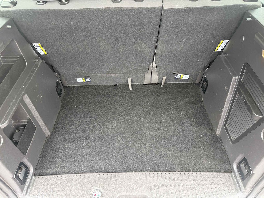Ford Tourneo Courier 1.0T 