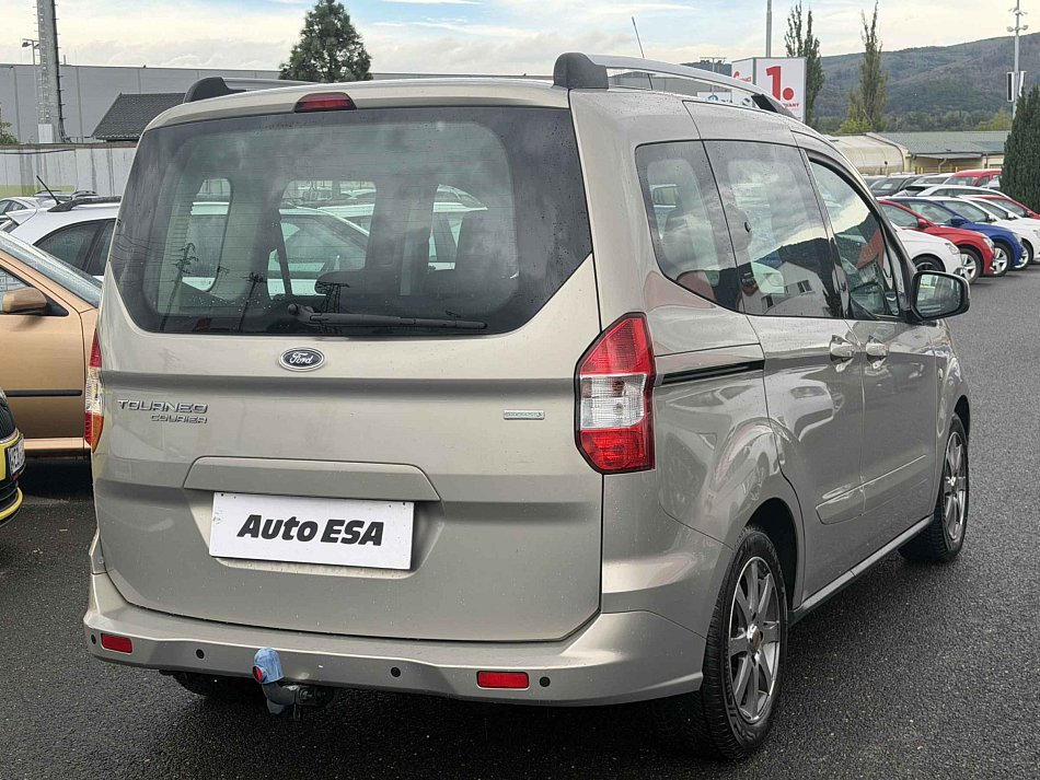 Ford Tourneo Courier 1.0T 