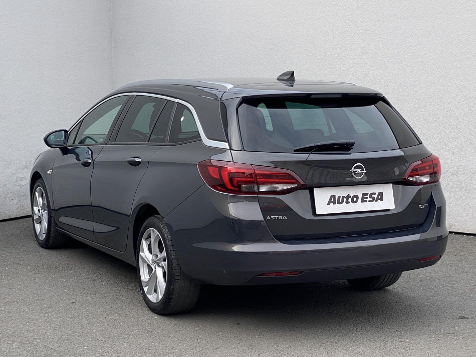 Opel Astra 1.6 CDTi Dynamic