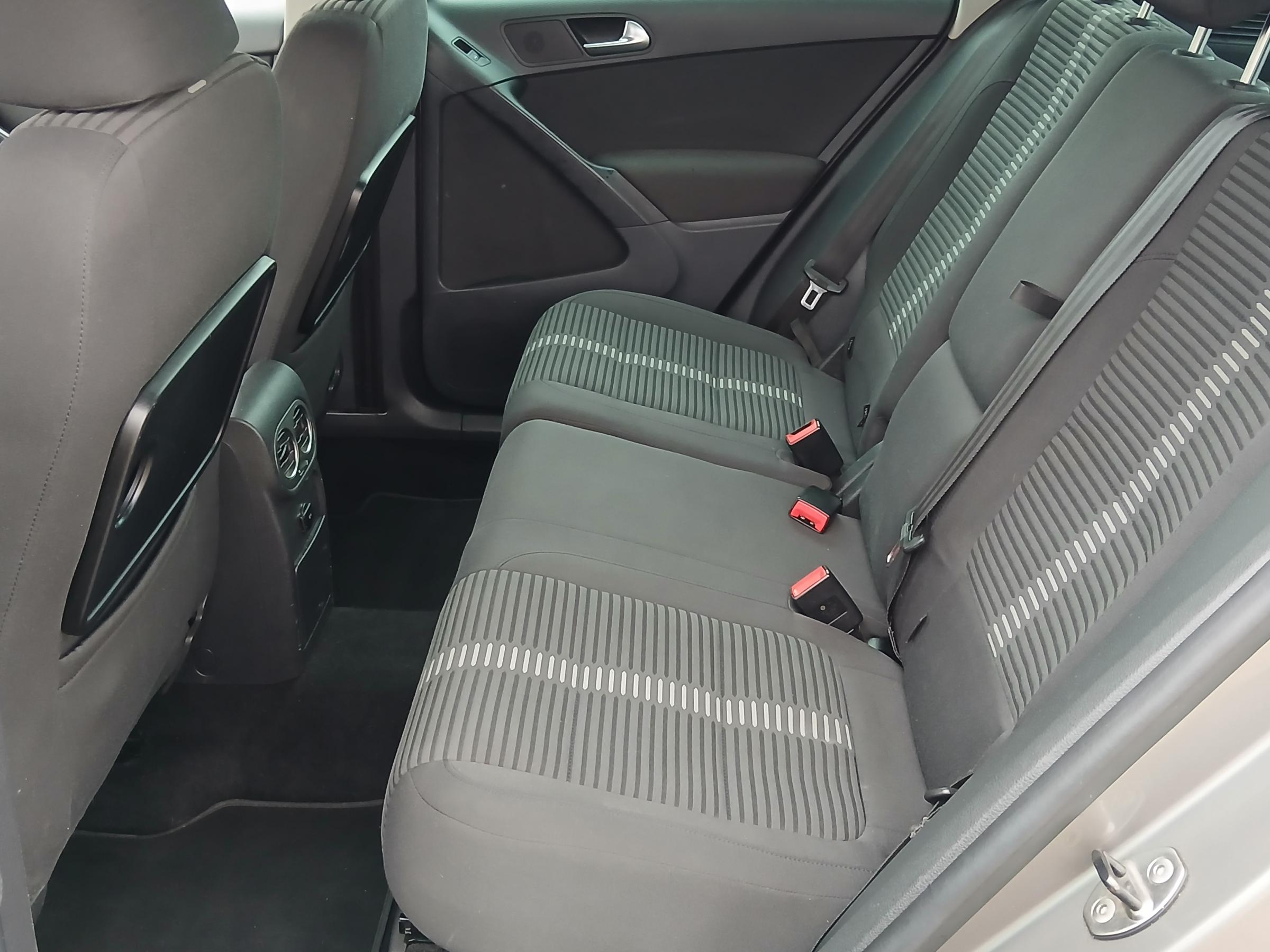 Volkswagen Tiguan, 2010 - pohled č. 10