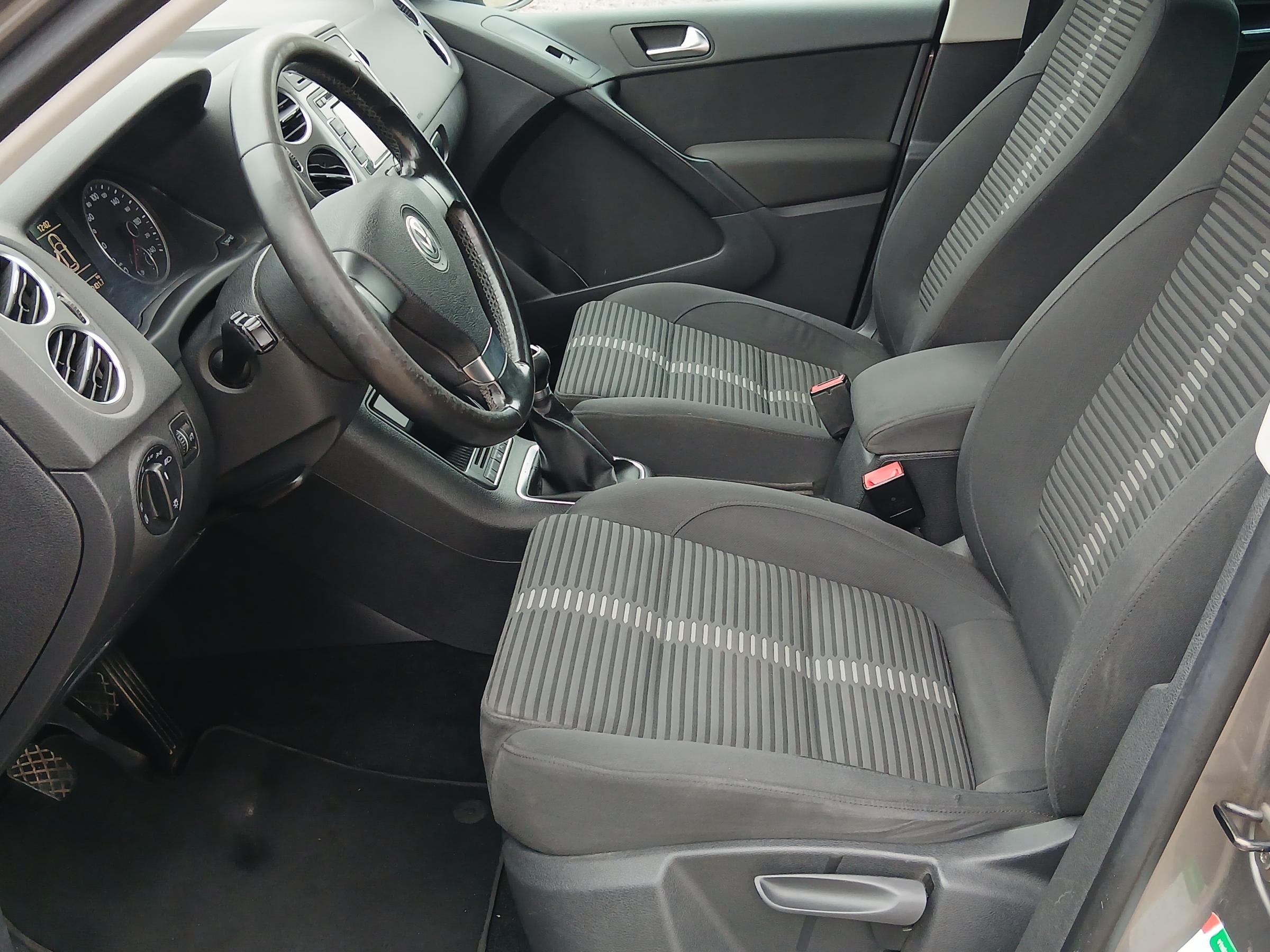 Volkswagen Tiguan, 2010 - pohled č. 9