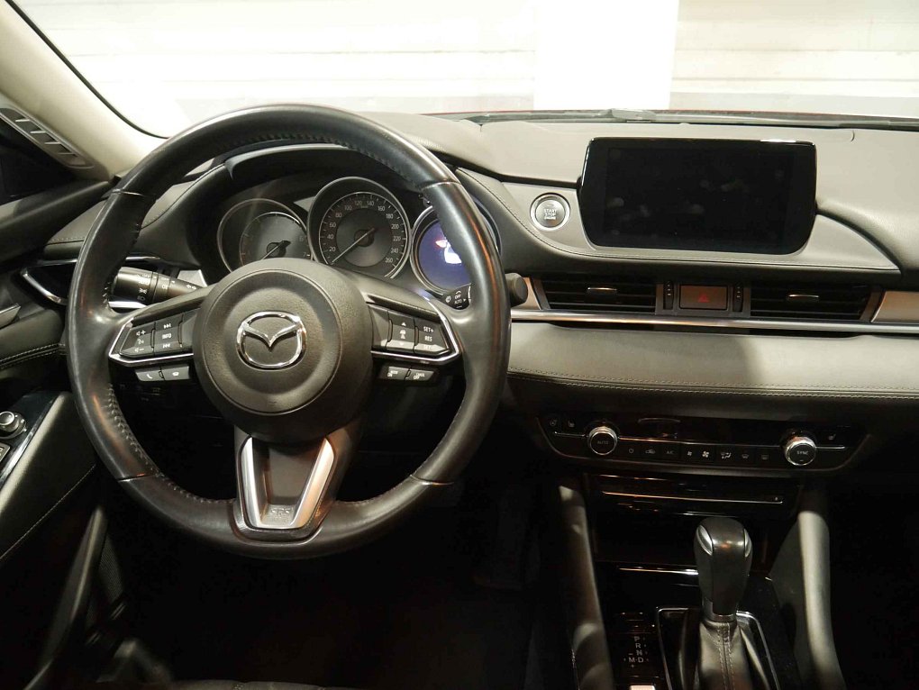 Mazda 6 2.0 i 