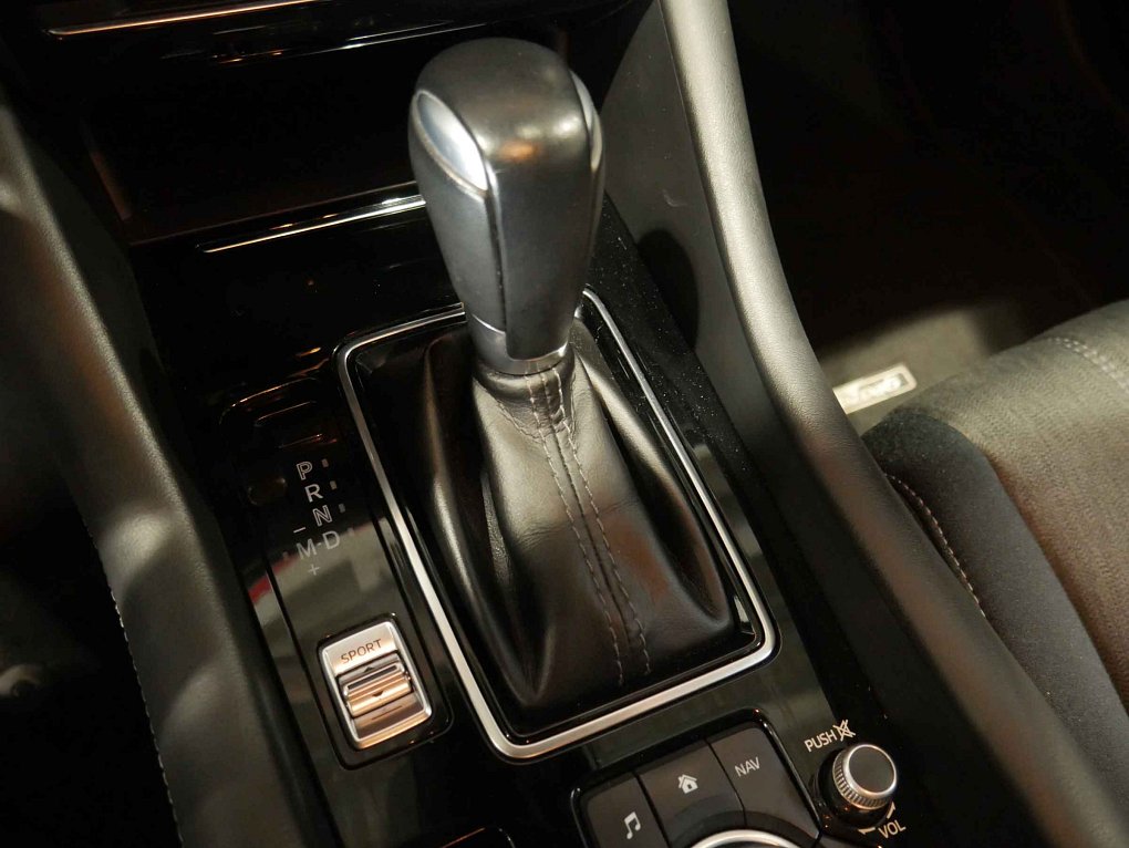 Mazda 6 2.0 i 