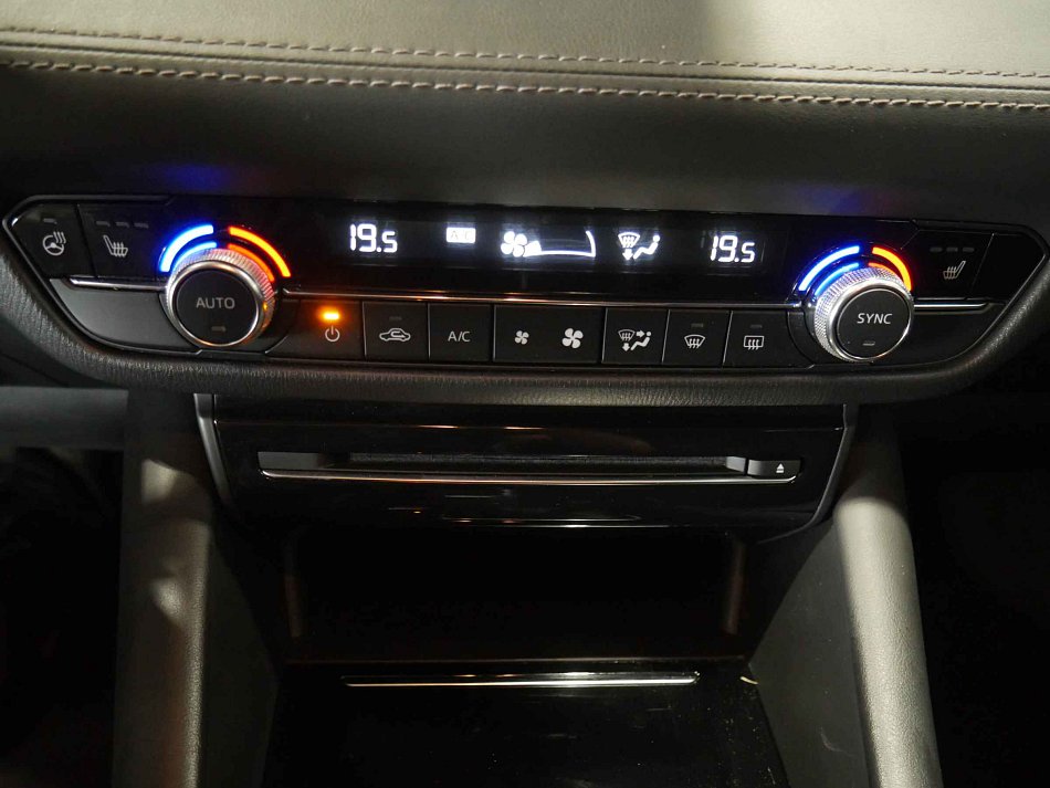 Mazda 6 2.0 i 
