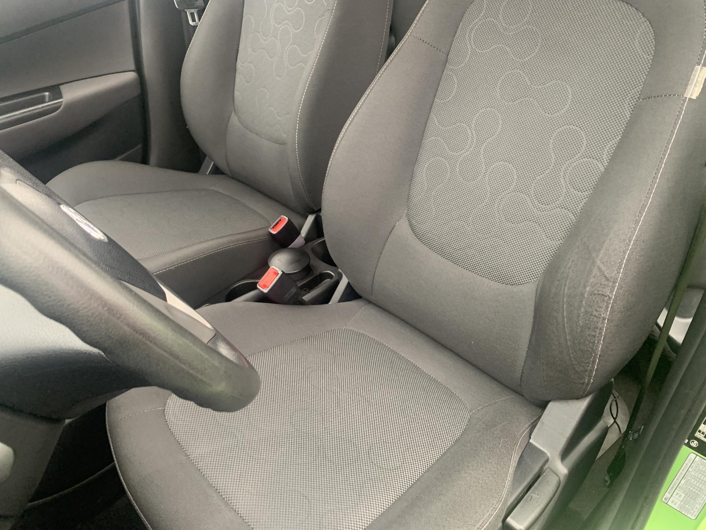 Hyundai i20, 2011 - pohled č. 9