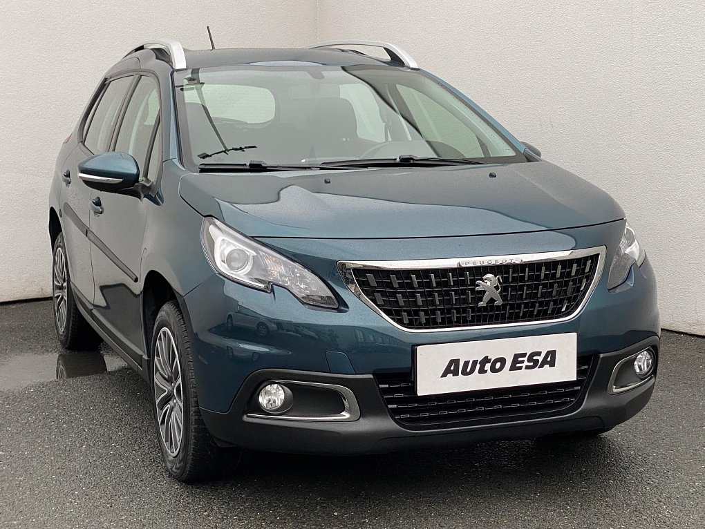 Peugeot 2008 1.2 i 