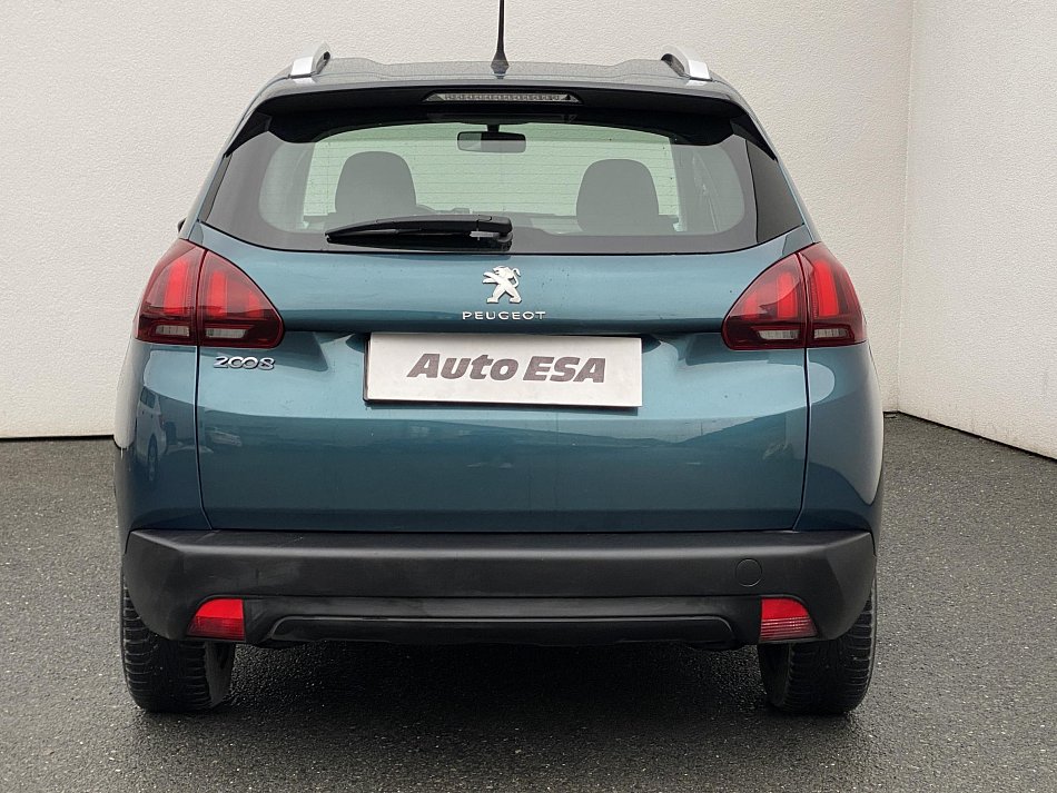 Peugeot 2008 1.2 i 