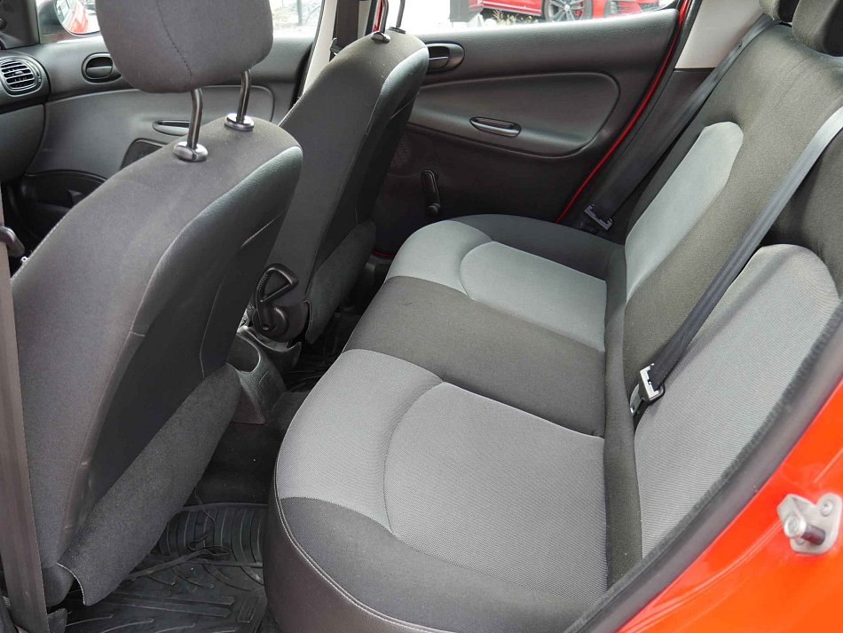Peugeot 206 1.4i 