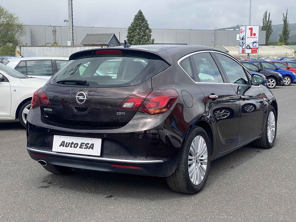 Opel Astra 2.0 TDCi 