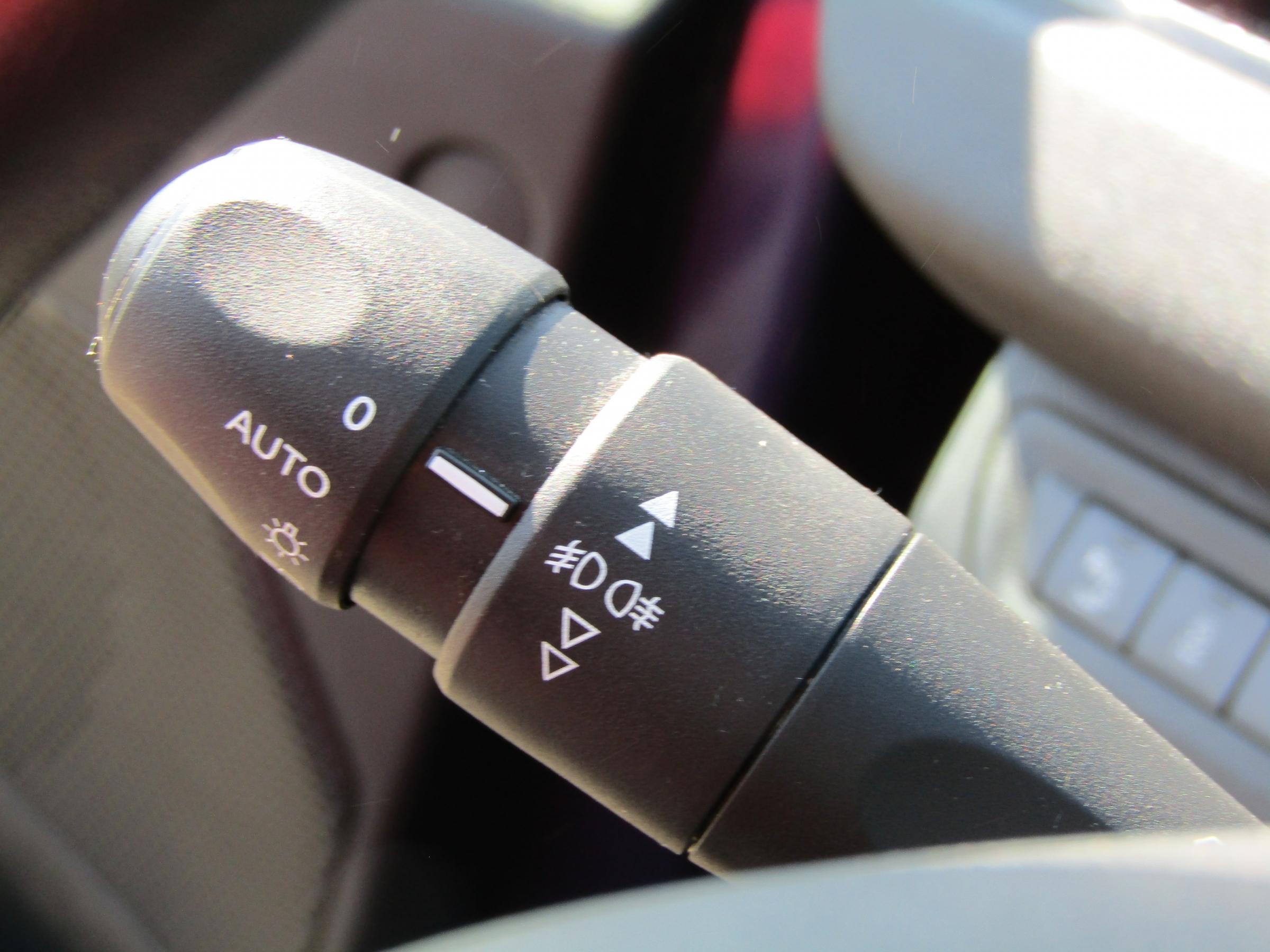 Peugeot 208, 2016 - pohled č. 16