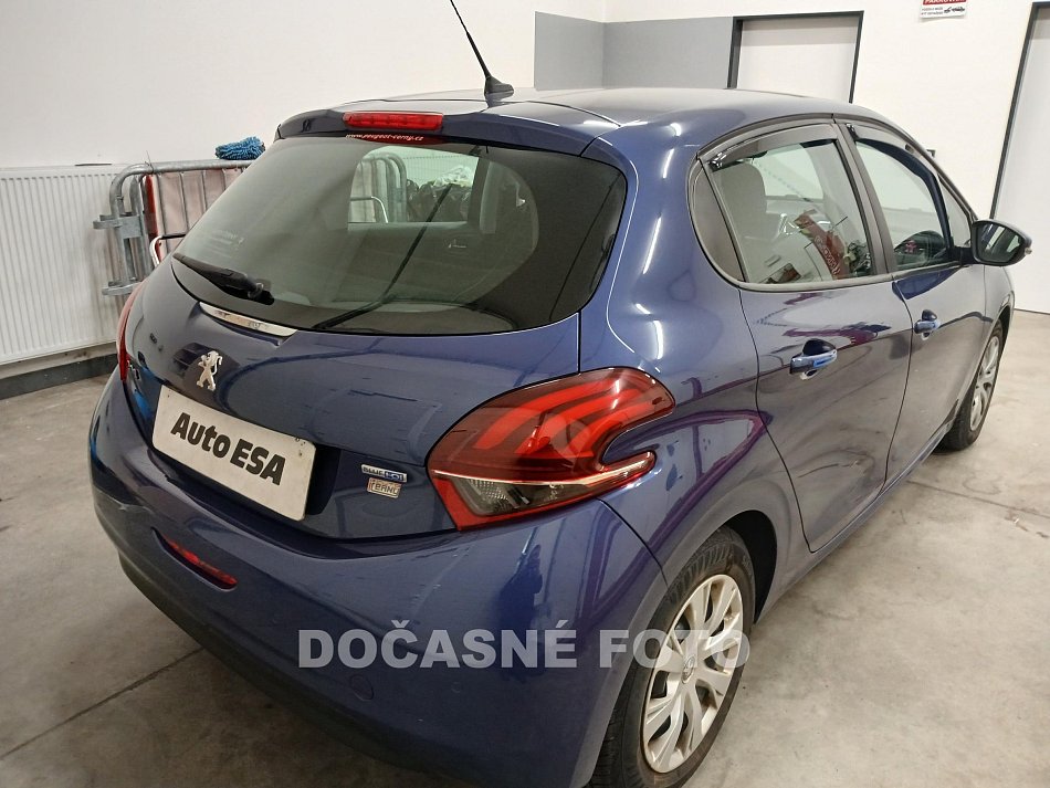 Peugeot 208 1.6 hdi 