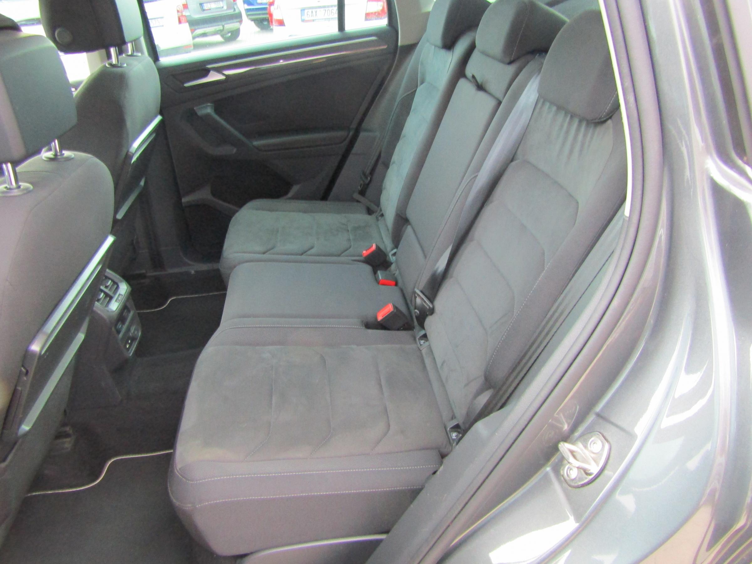 Volkswagen Tiguan, 2019 - pohled č. 10