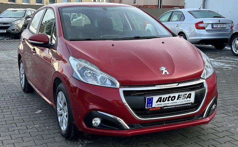 Peugeot 208 1.2i 