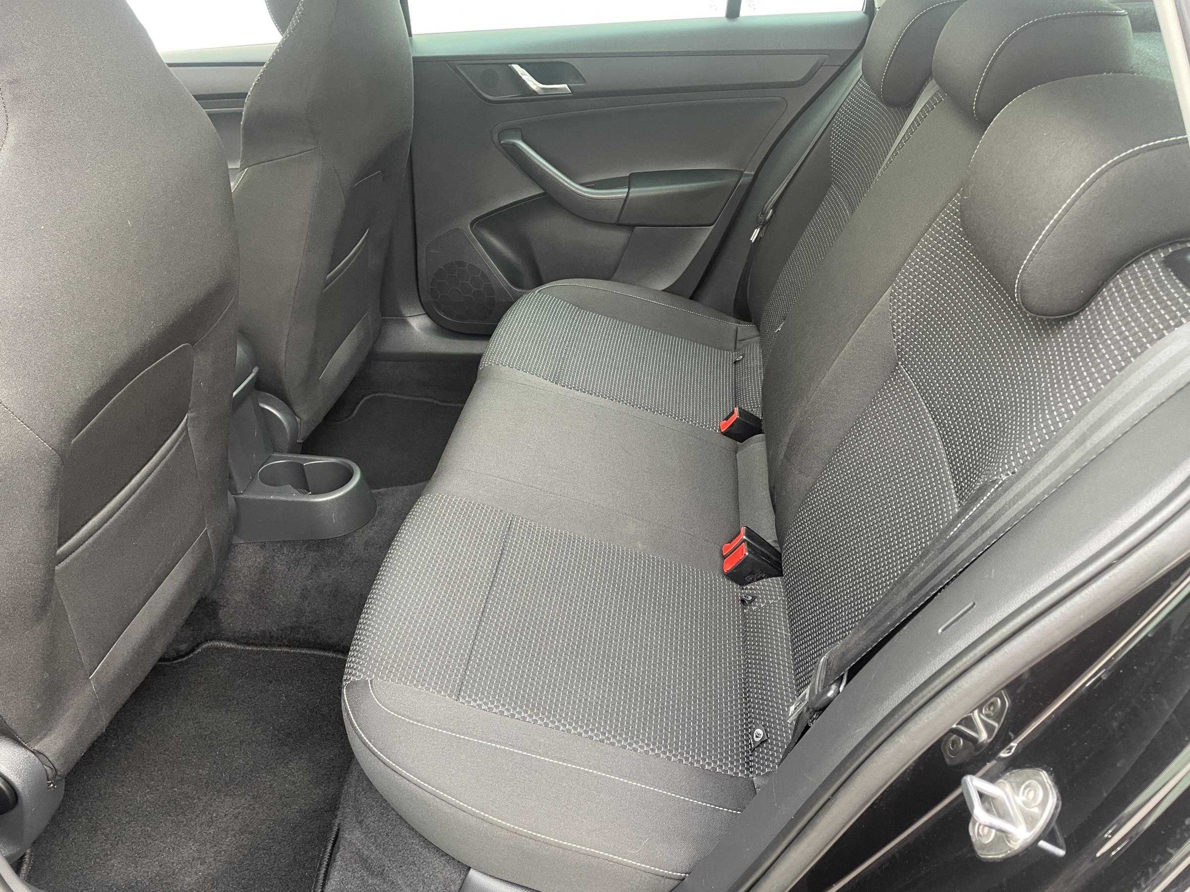 Škoda Rapid, 2015 - pohled č. 10