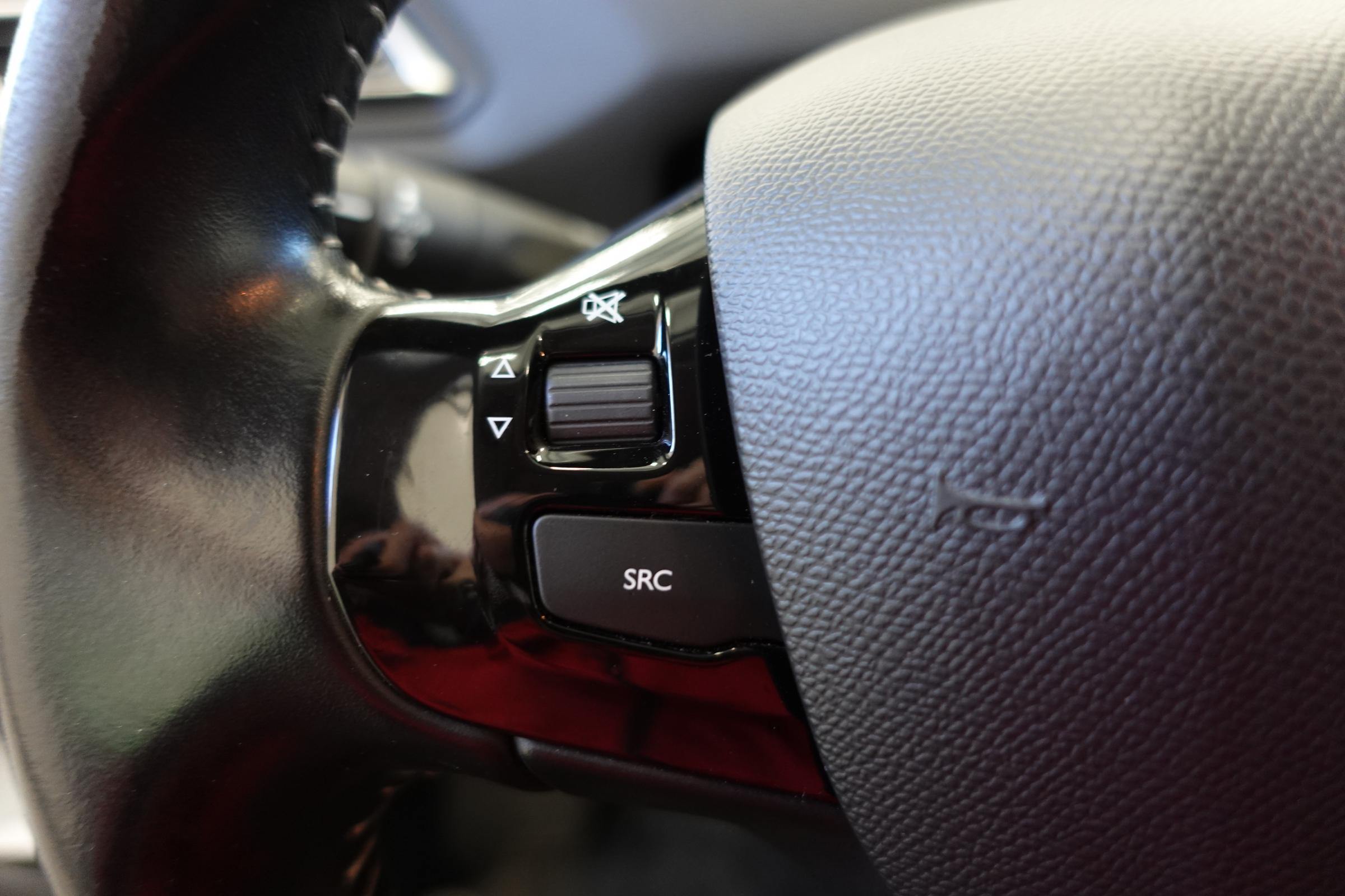 Peugeot 308, 2018 - pohled č. 14