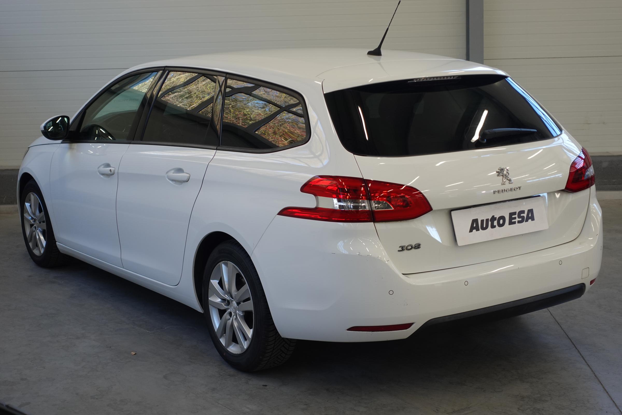 Peugeot 308, 2018 - pohled č. 4