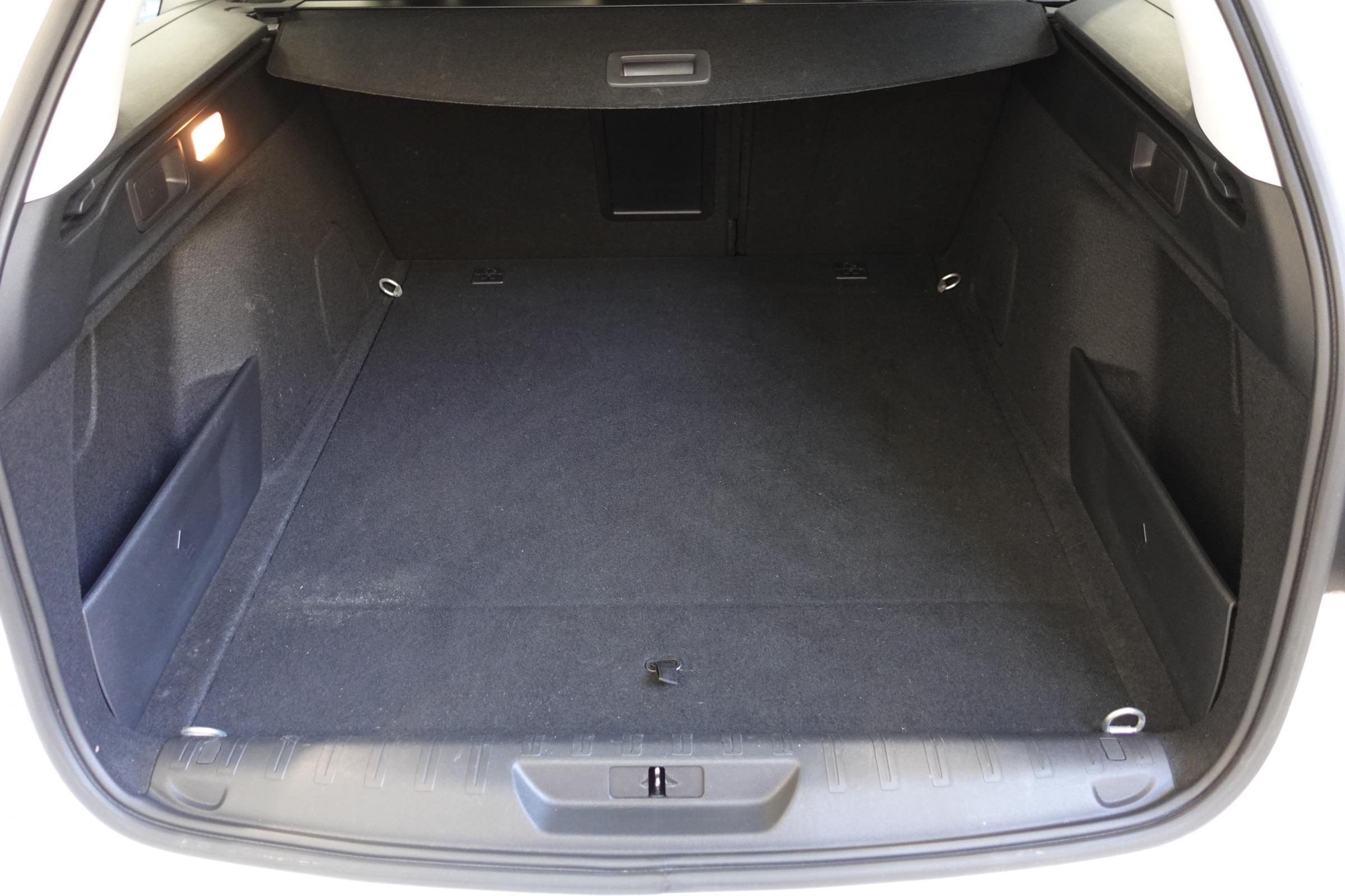 Peugeot 308, 2018 - pohled č. 7