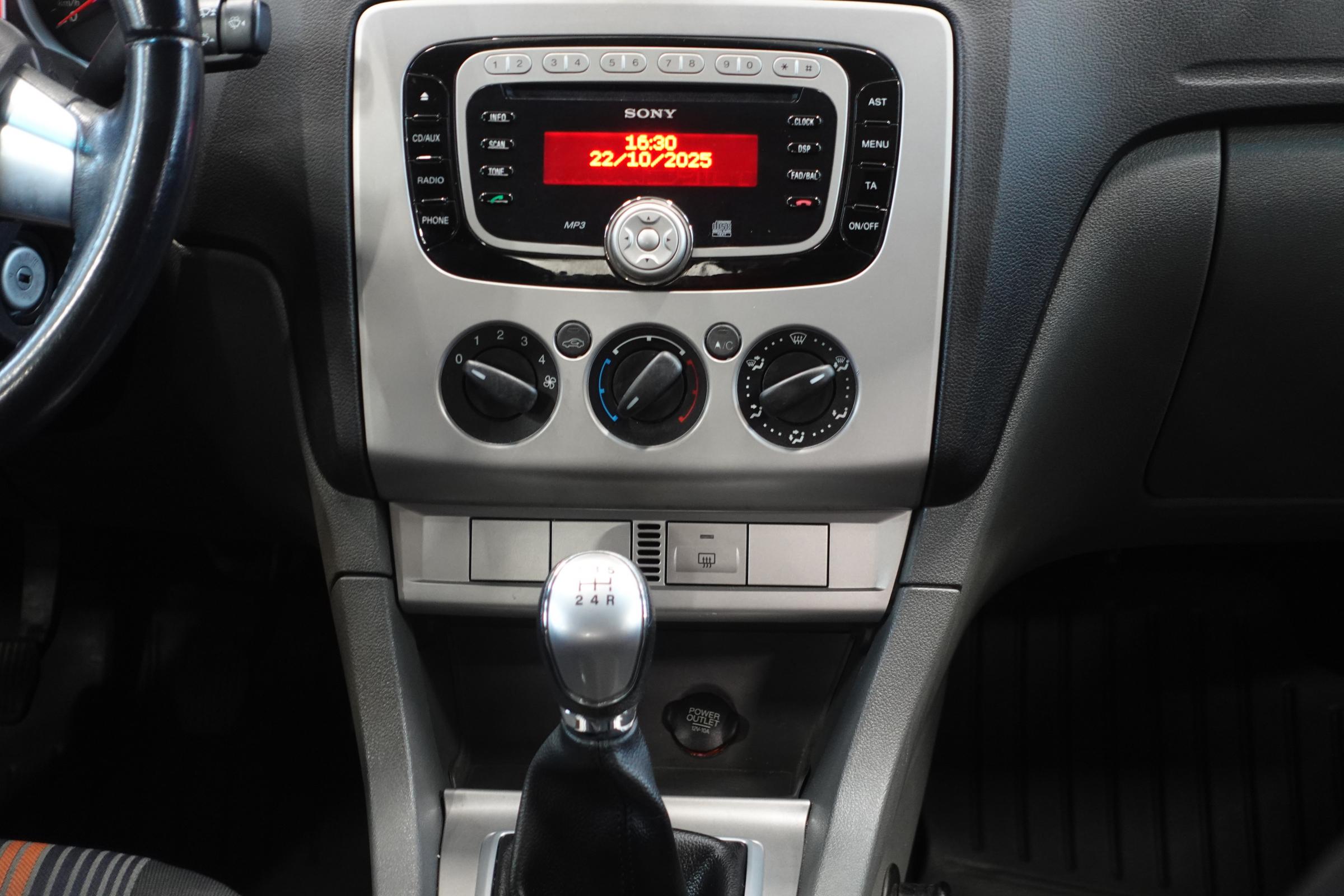 Ford Focus, 2010 - pohled č. 9