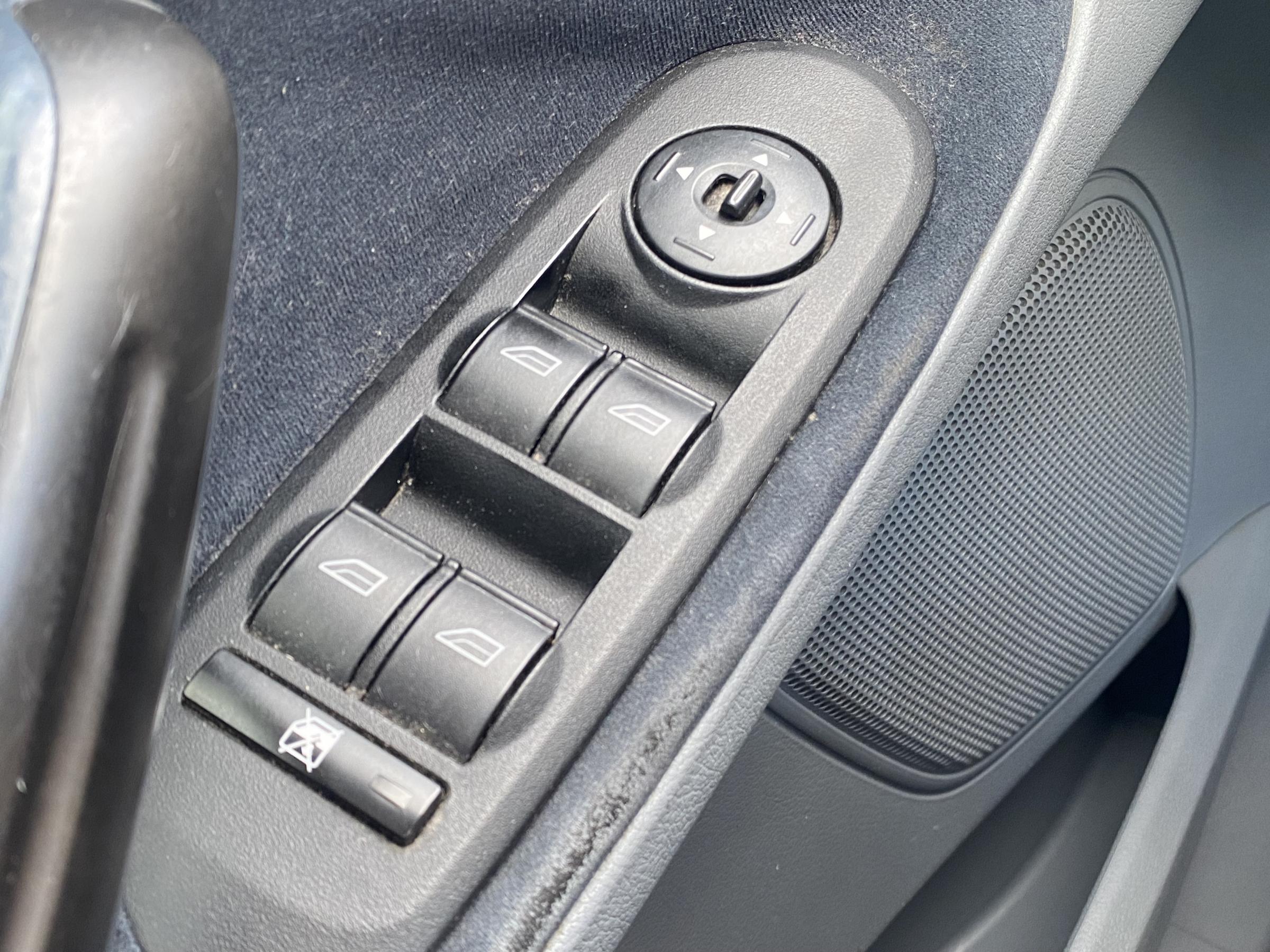 Ford S-MAX, 2006 - pohled č. 16