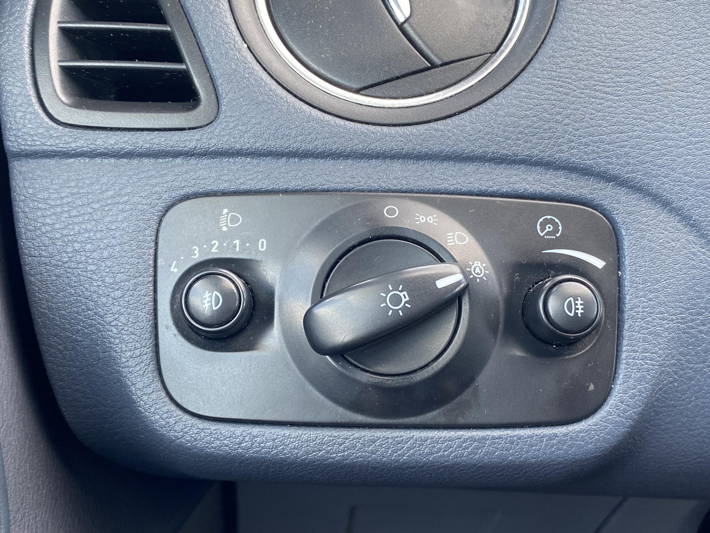 Ford S-MAX, 2006 - pohled č. 17