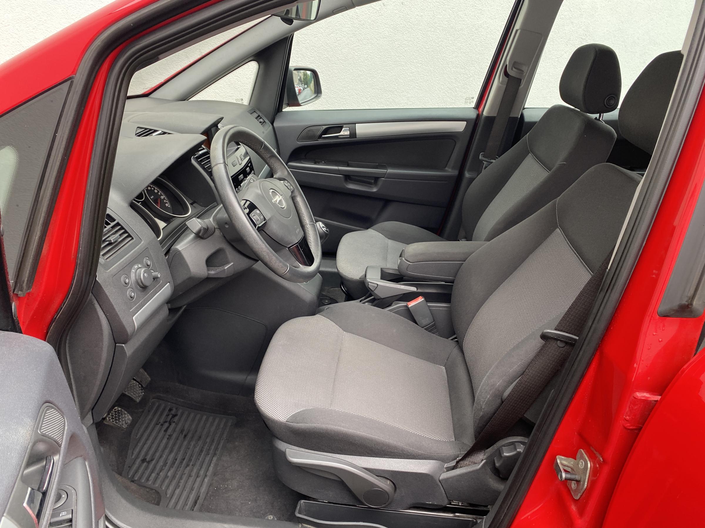 Opel Zafira, 2014 - pohled č. 11