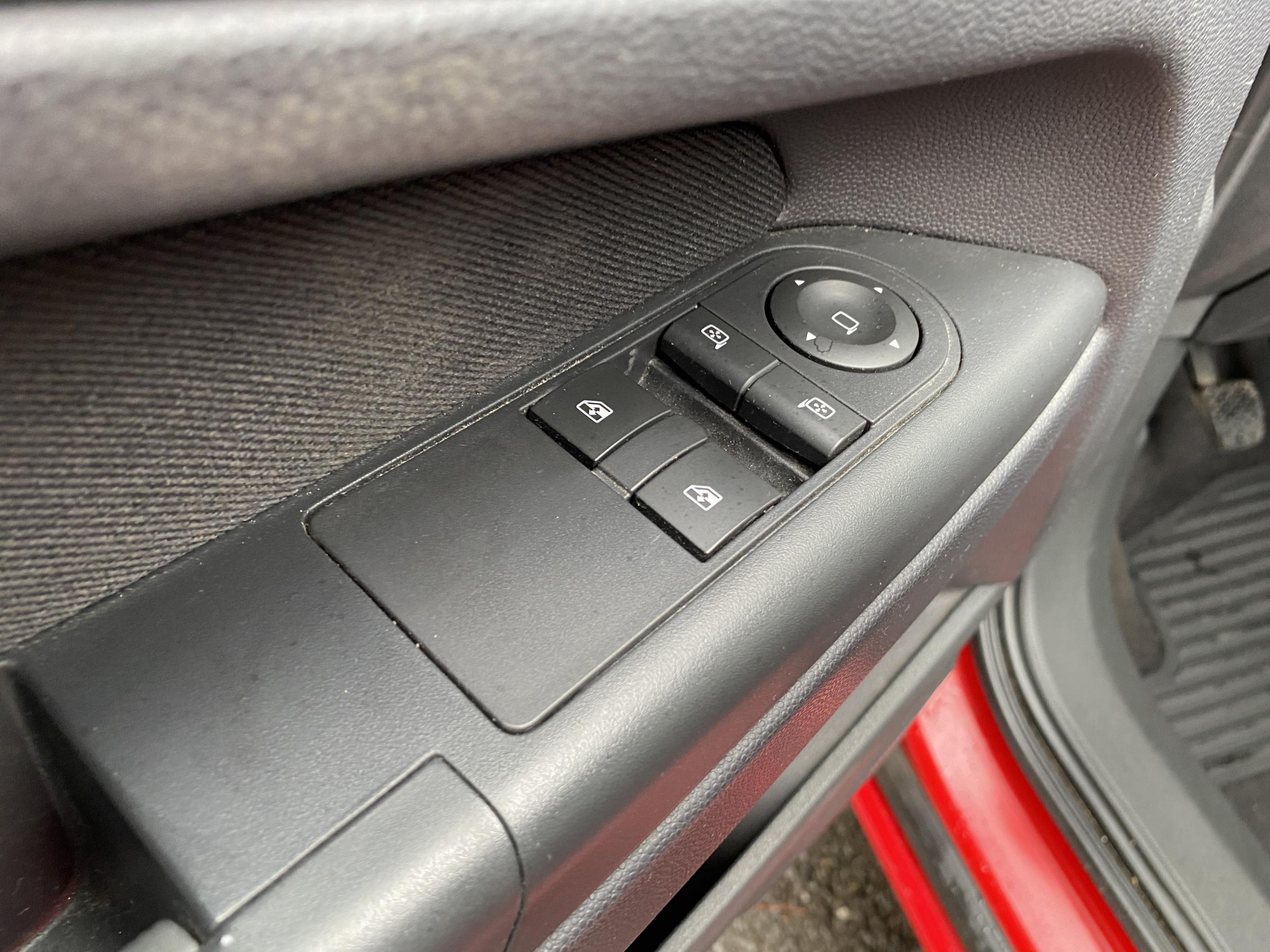 Opel Zafira, 2014 - pohled č. 13