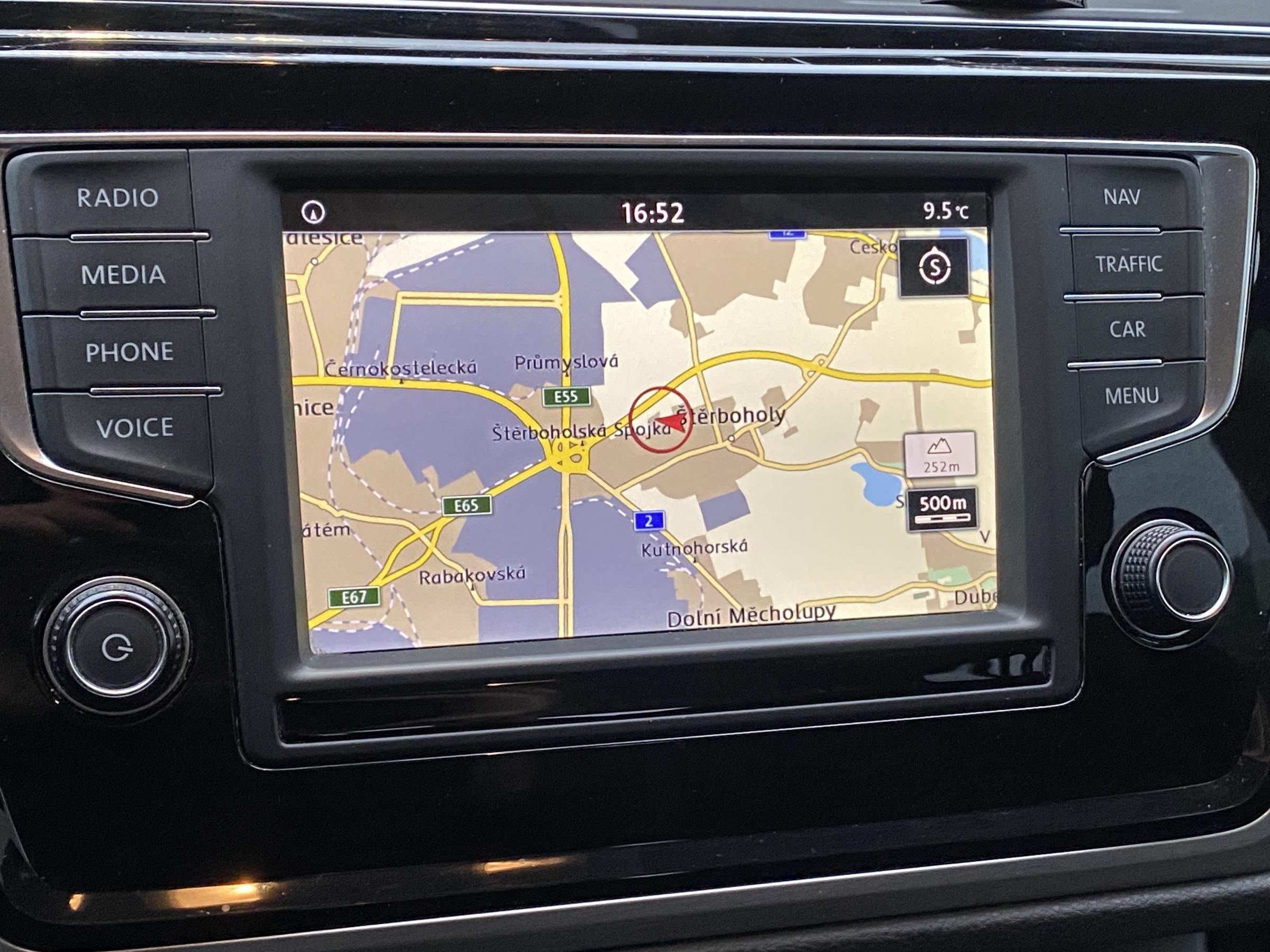 Volkswagen Touran, 2016 - pohled č. 16