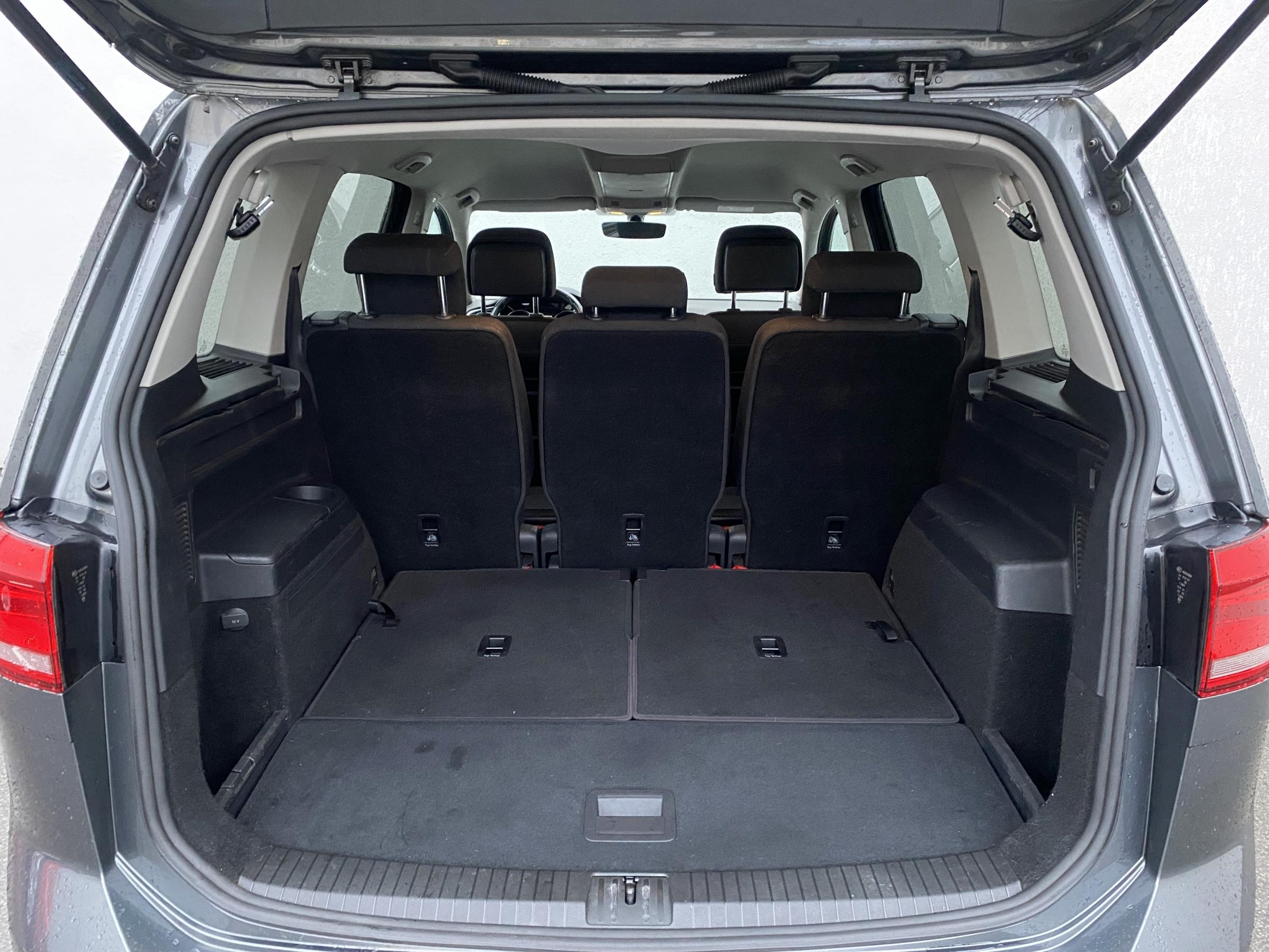 Volkswagen Touran, 2016 - pohled č. 7