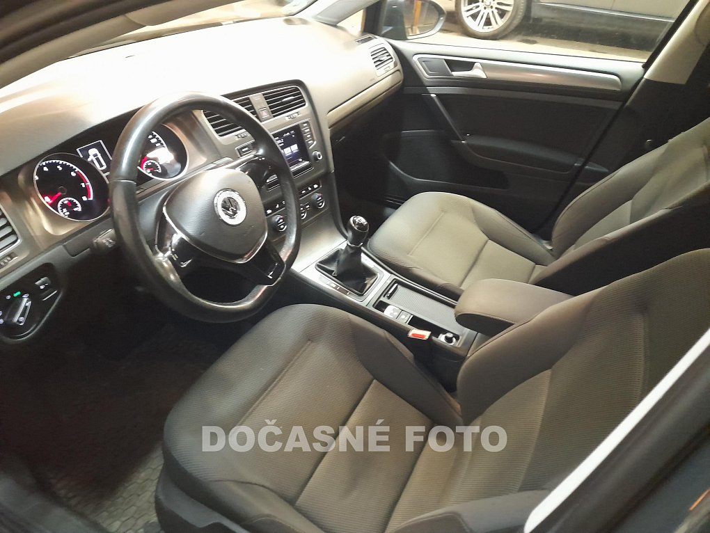 Volkswagen Golf 1.2TSI 