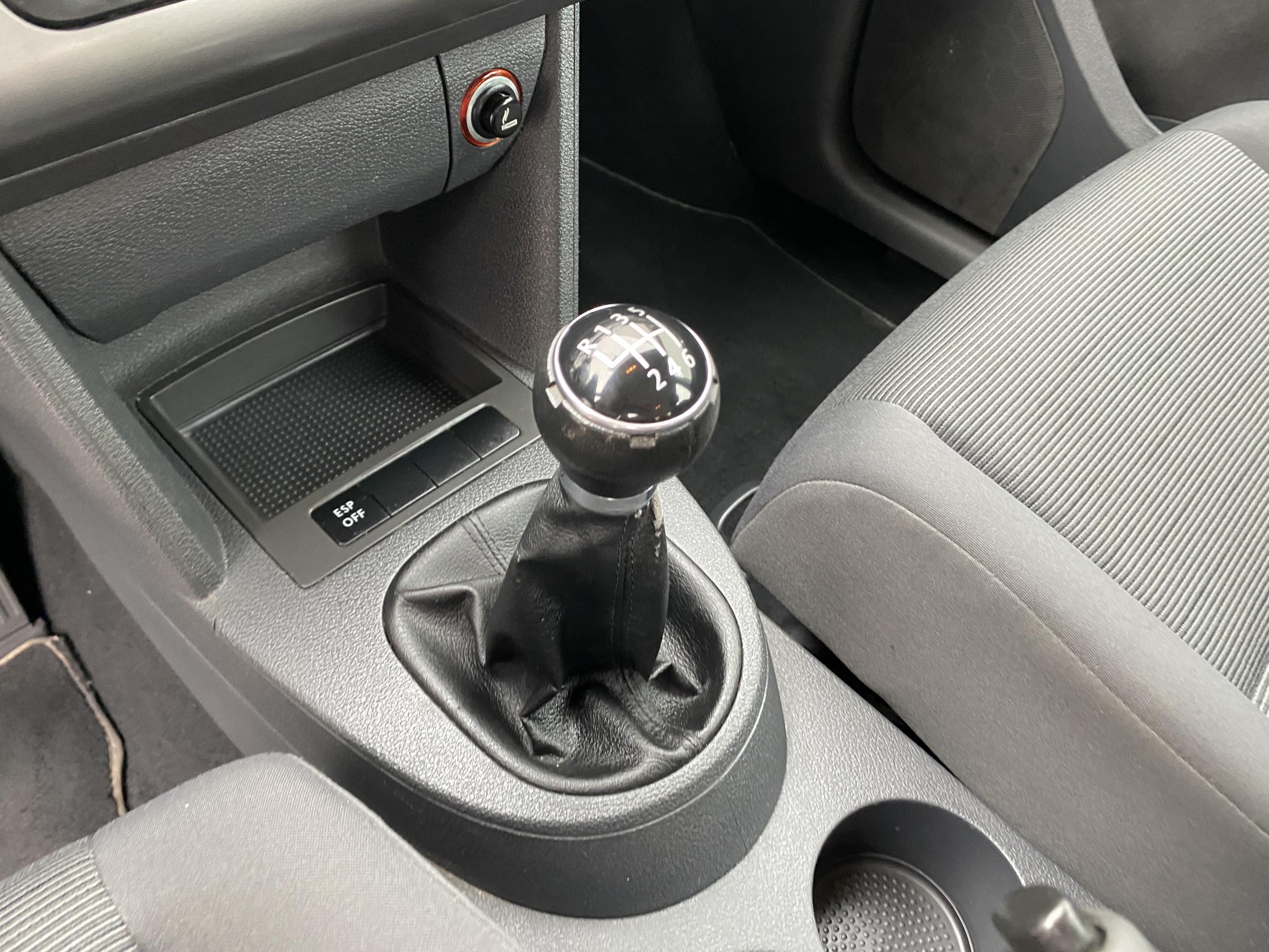 Volkswagen Touran, 2009 - pohled č. 15