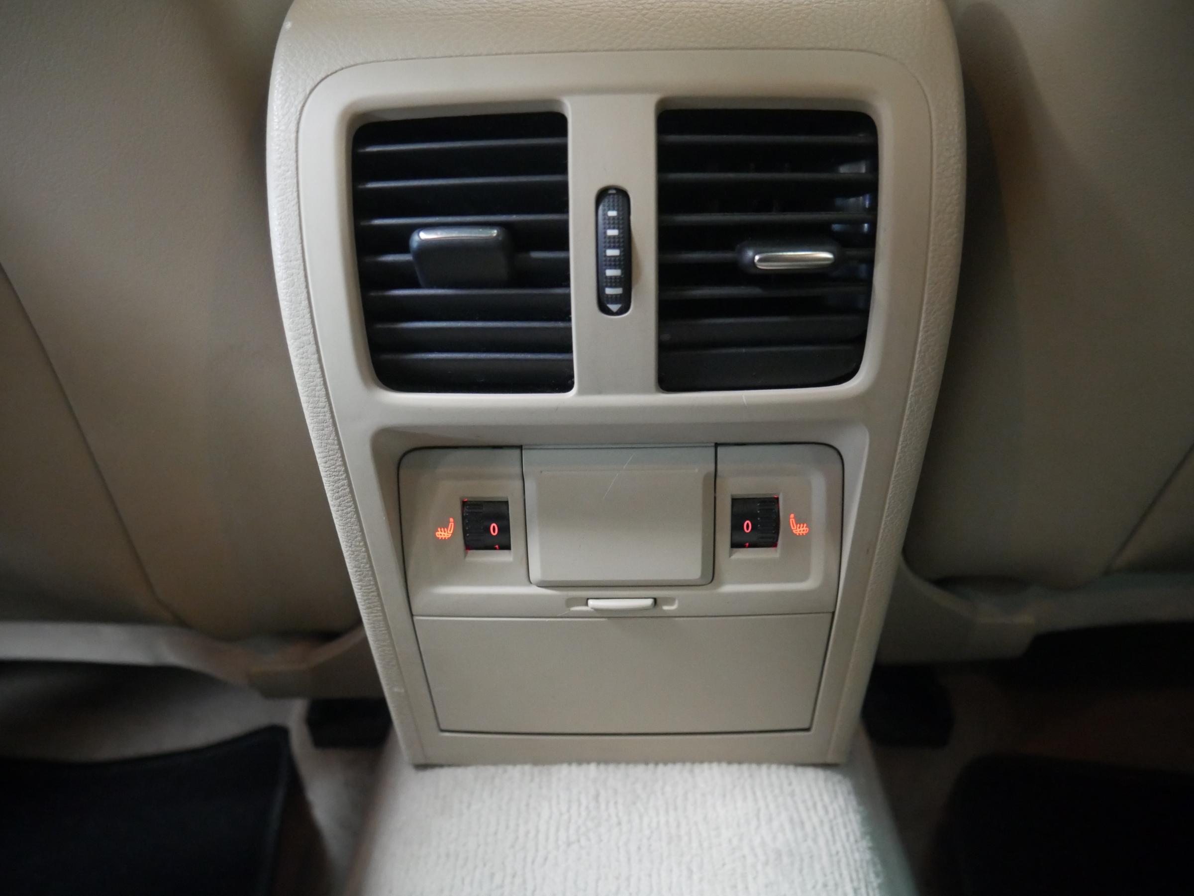 Volkswagen Passat, 2014 - pohled č. 26