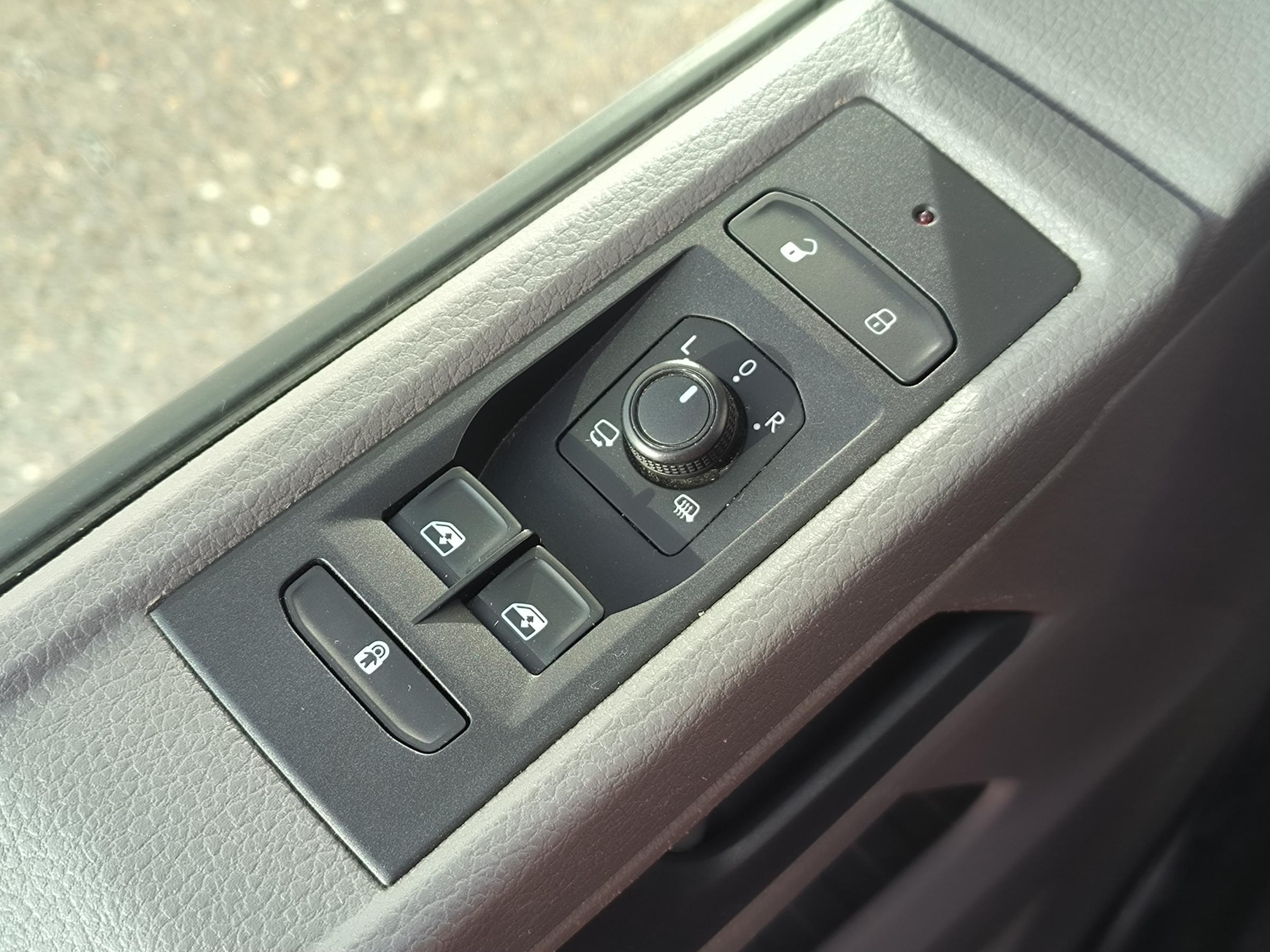 Volkswagen Transporter, 2020 - pohled č. 19