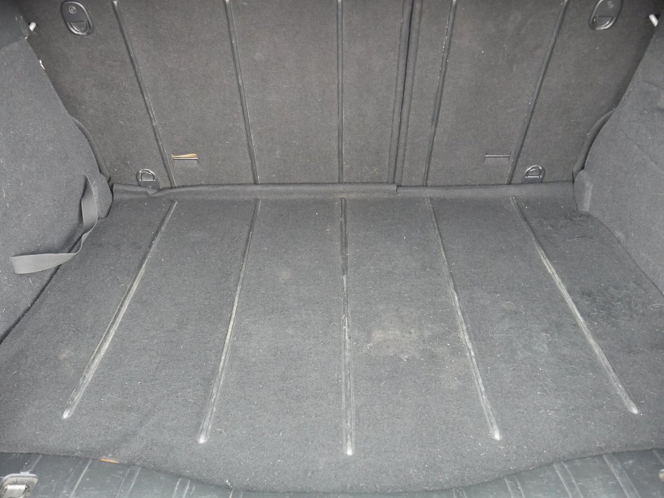 Volkswagen Touran 2.0 TDi Highline