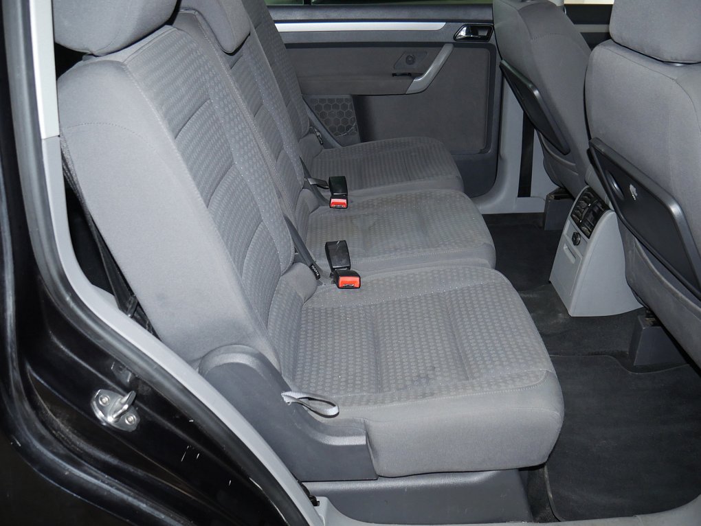 Volkswagen Touran 2.0 TDi 