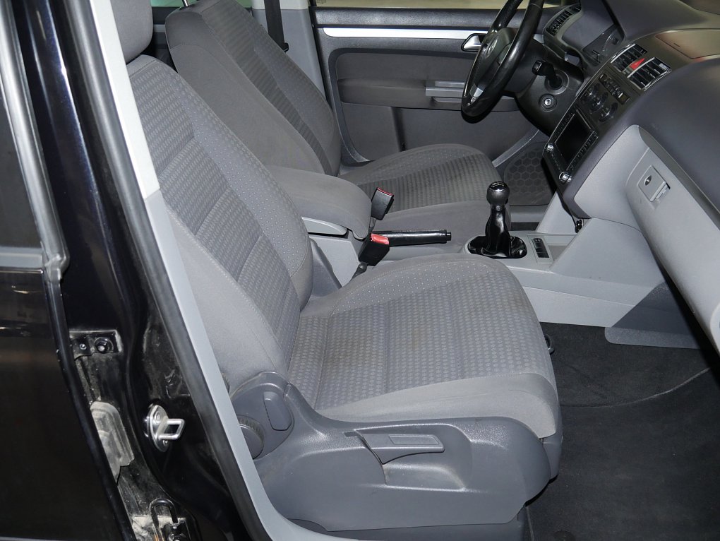 Volkswagen Touran 2.0 TDi 