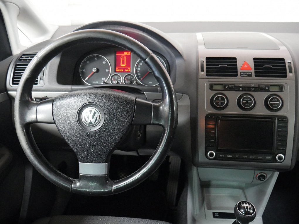 Volkswagen Touran 2.0 TDi 