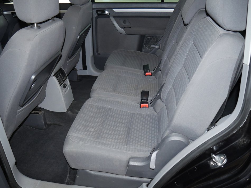 Volkswagen Touran 2.0 TDi 