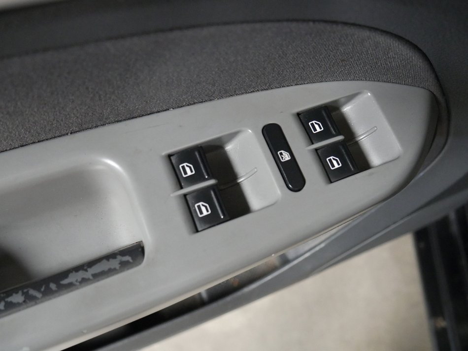 Volkswagen Touran 2.0 TDi 
