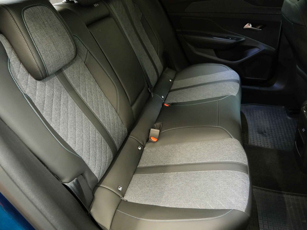 Peugeot 408 1.2PT 