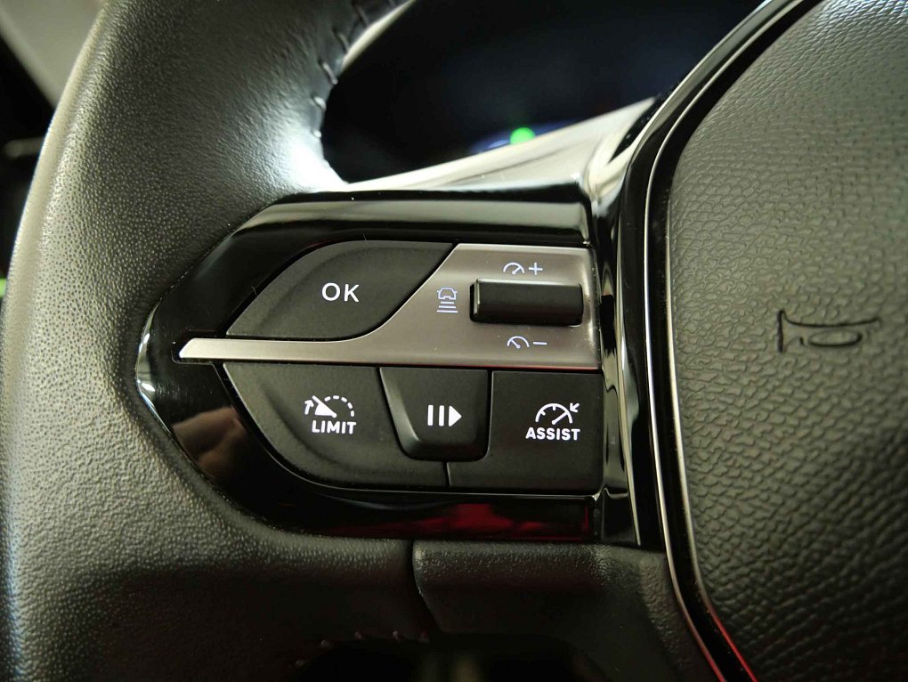 Peugeot 408 1.2PT 
