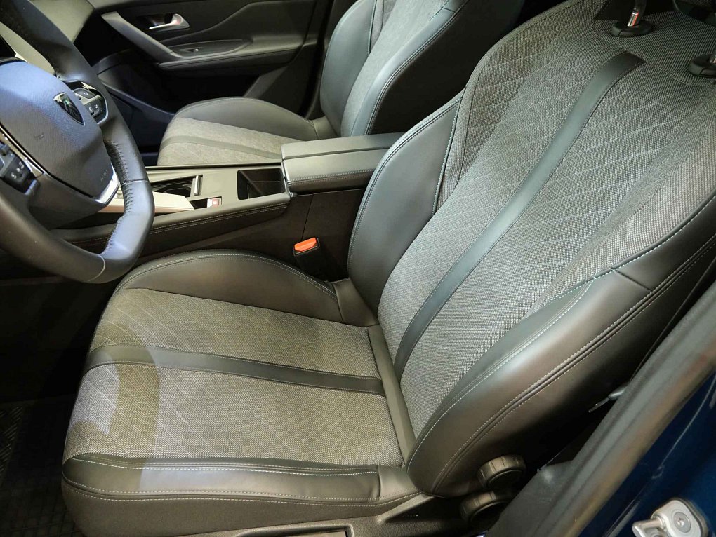 Peugeot 408 1.2PT 