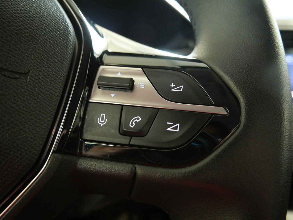 Peugeot 408 1.2PT 