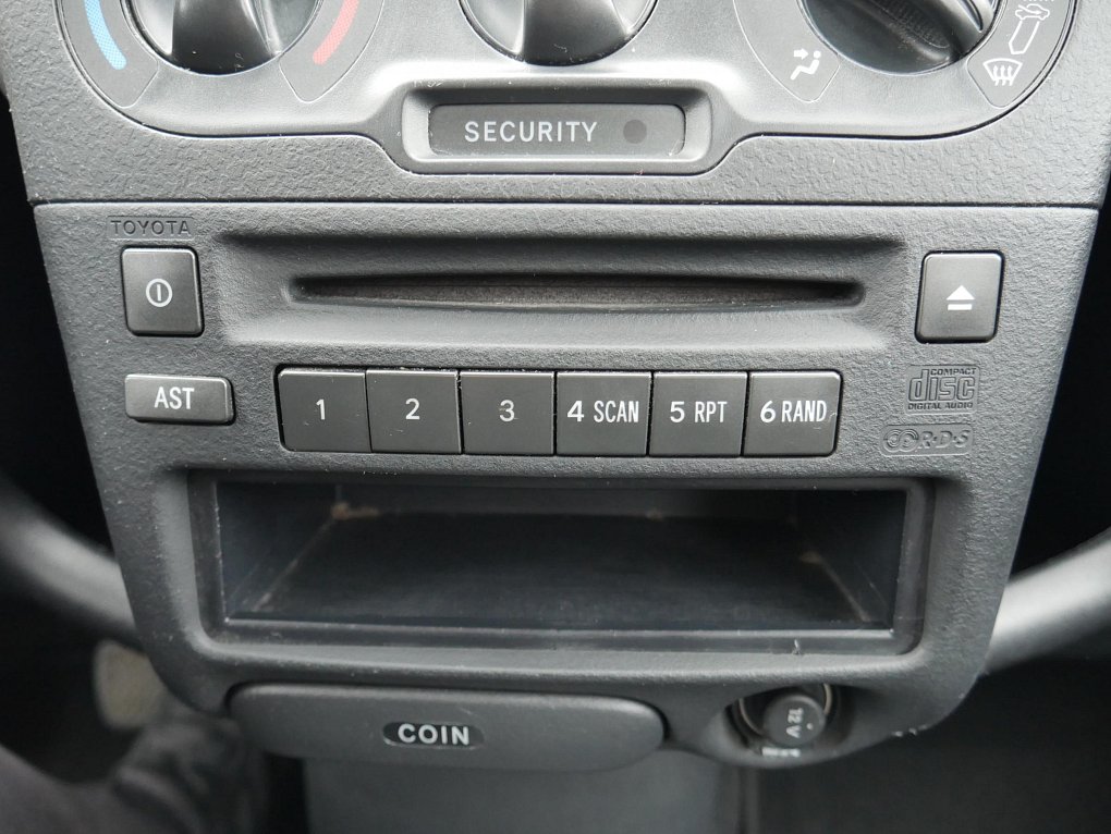 Toyota Yaris 1.0VVTi 