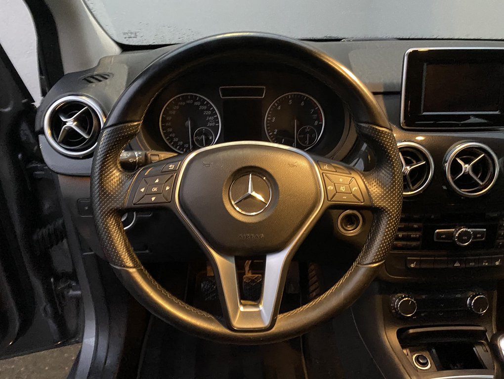 Mercedes-Benz Třída B 1.6i  B180