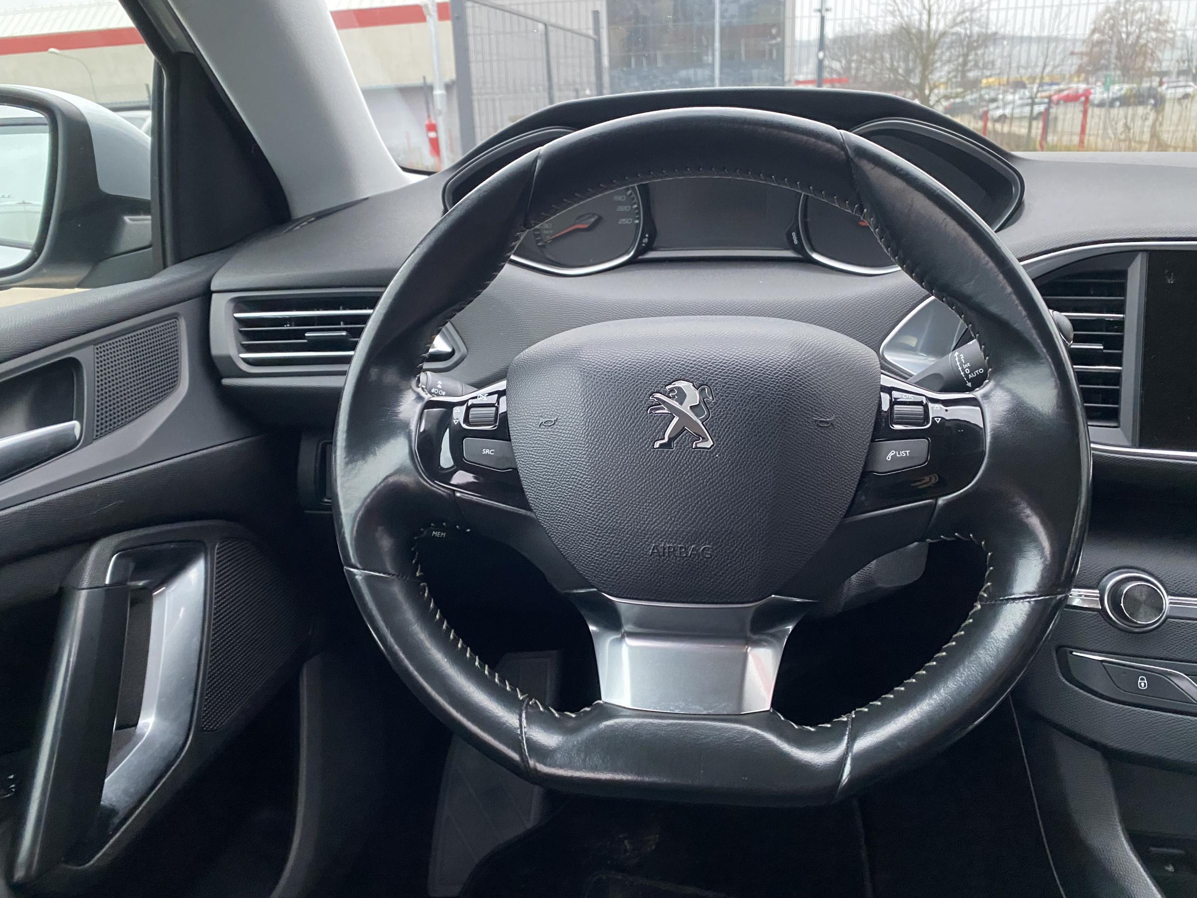 Peugeot 308, 2014 - pohled č. 14