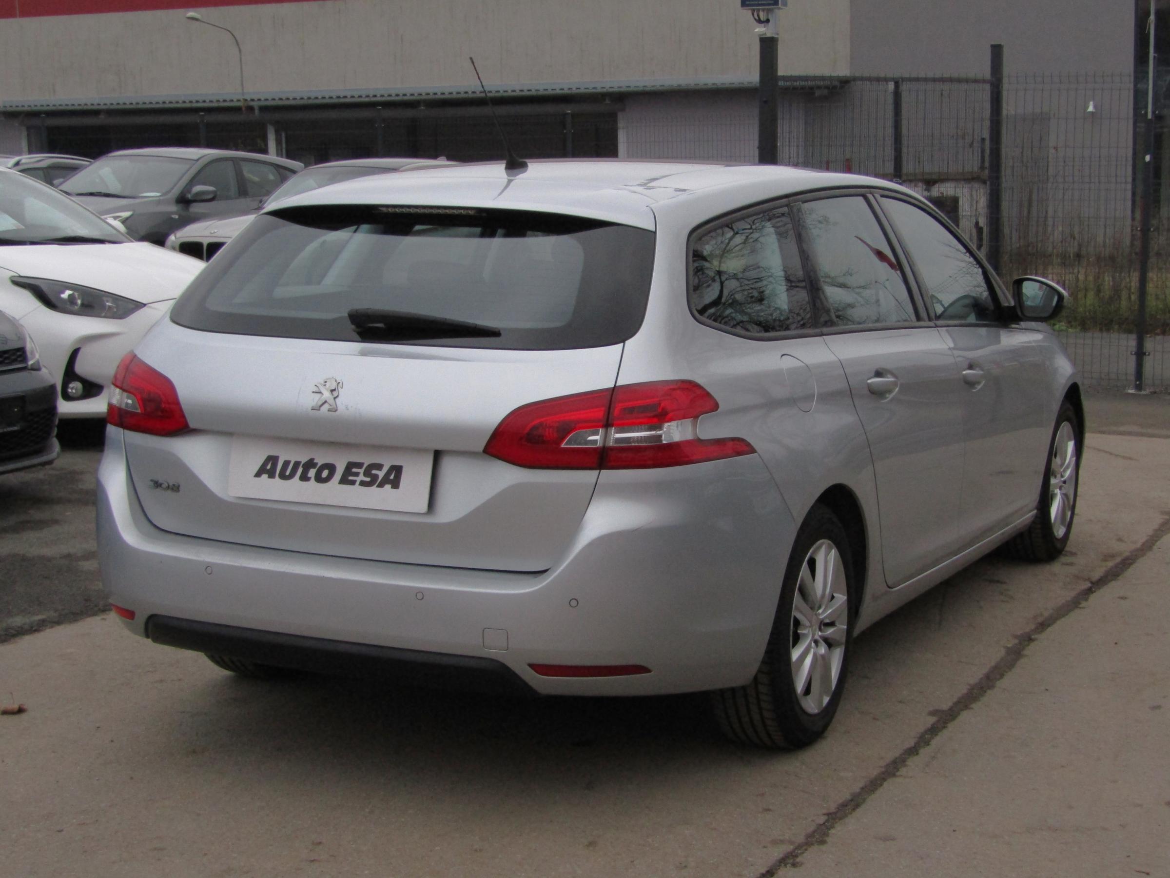 Peugeot 308, 2014 - pohled č. 4