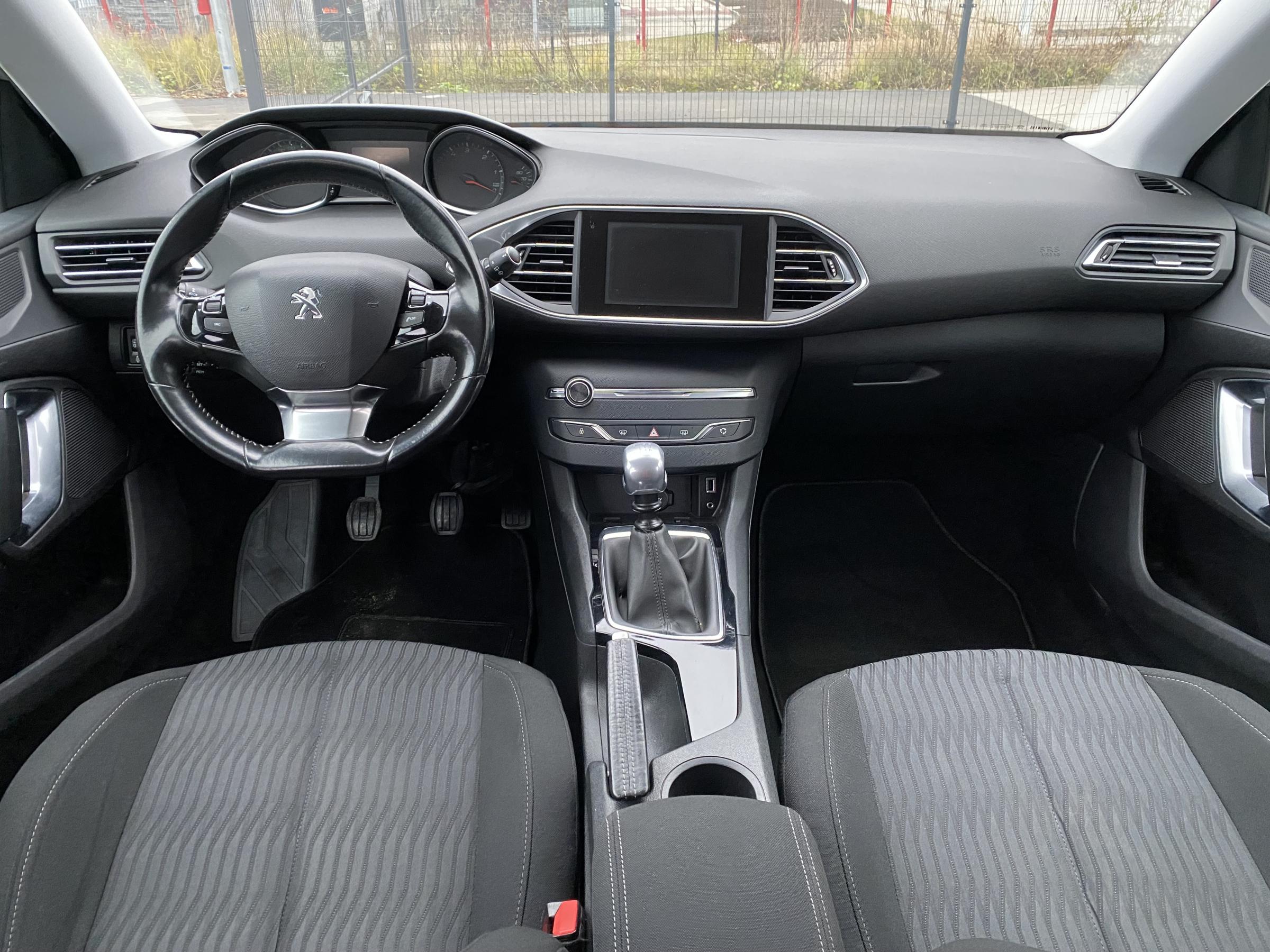 Peugeot 308, 2014 - pohled č. 8