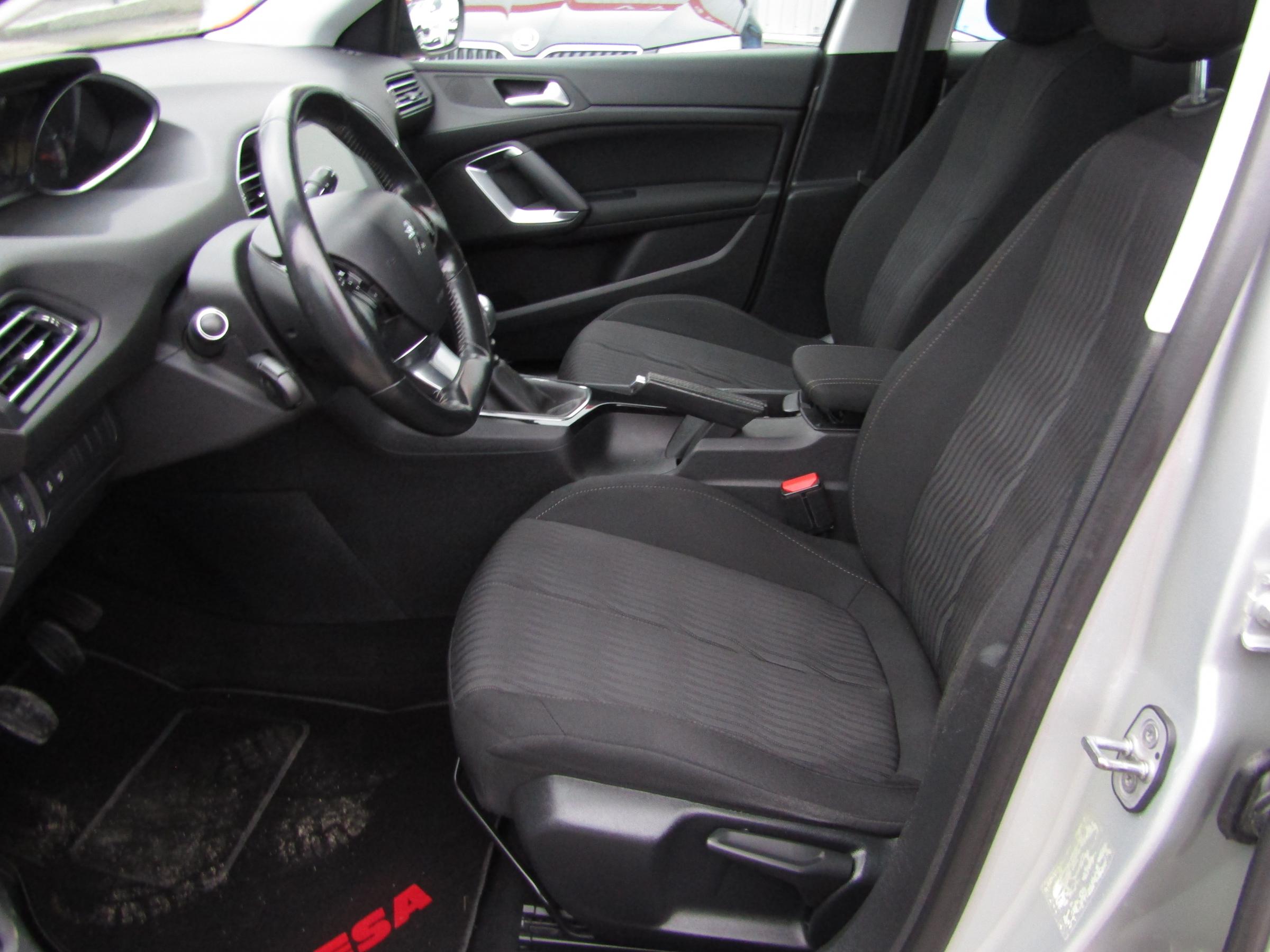 Peugeot 308, 2014 - pohled č. 9